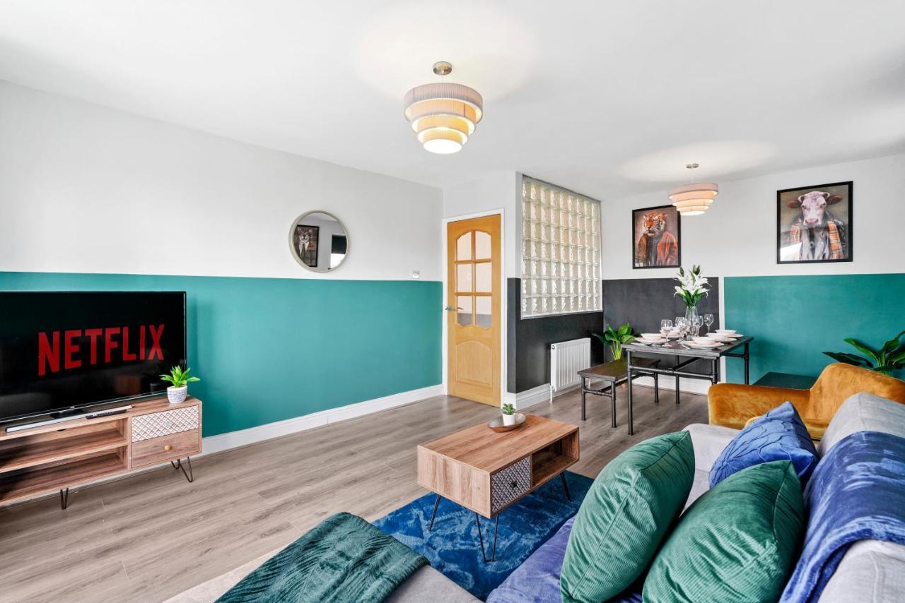The Stylish Warwick Abode - Balcony - Garden Villa Leek Wootton Dış mekan fotoğraf