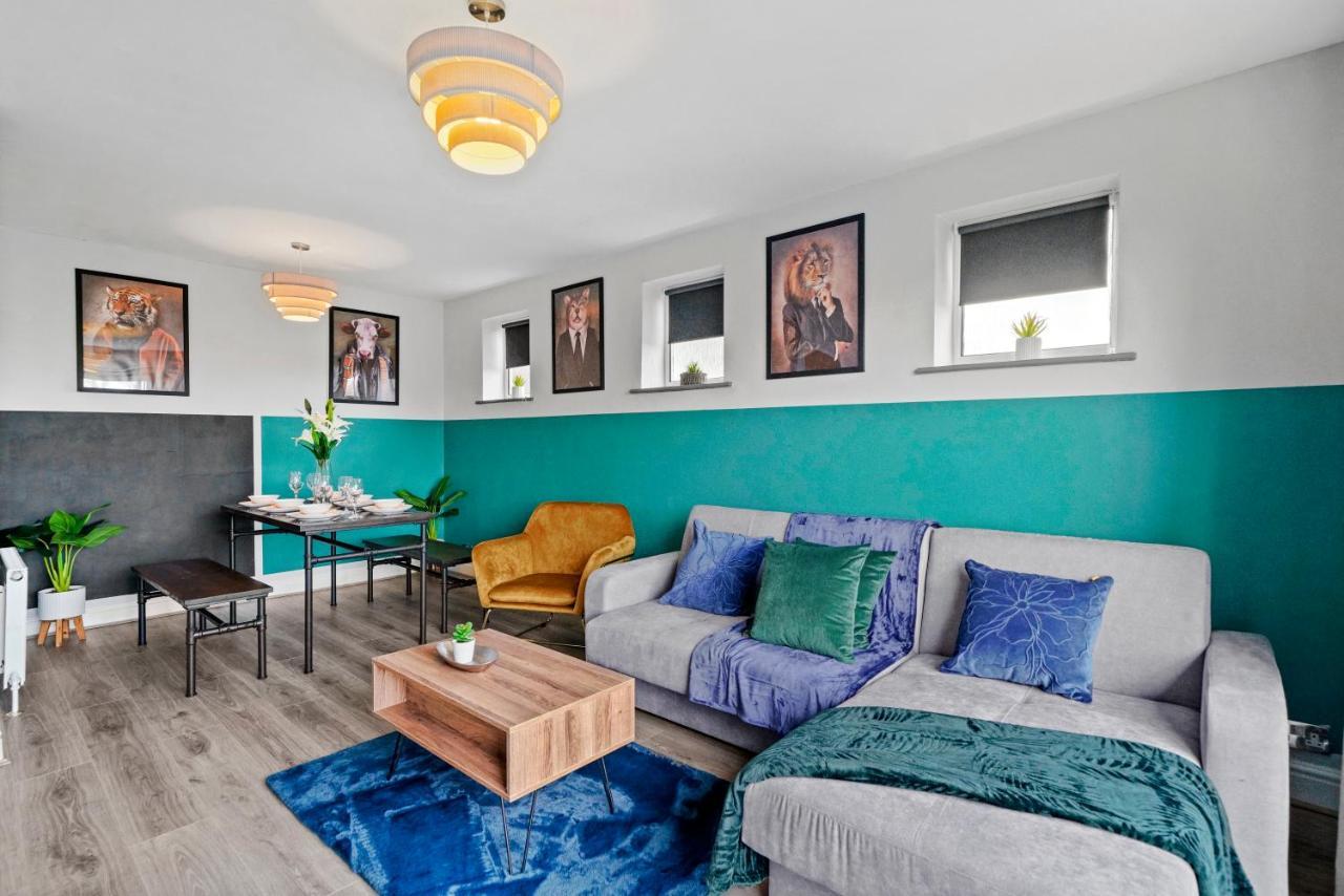 The Stylish Warwick Abode - Balcony - Garden Villa Leek Wootton Dış mekan fotoğraf