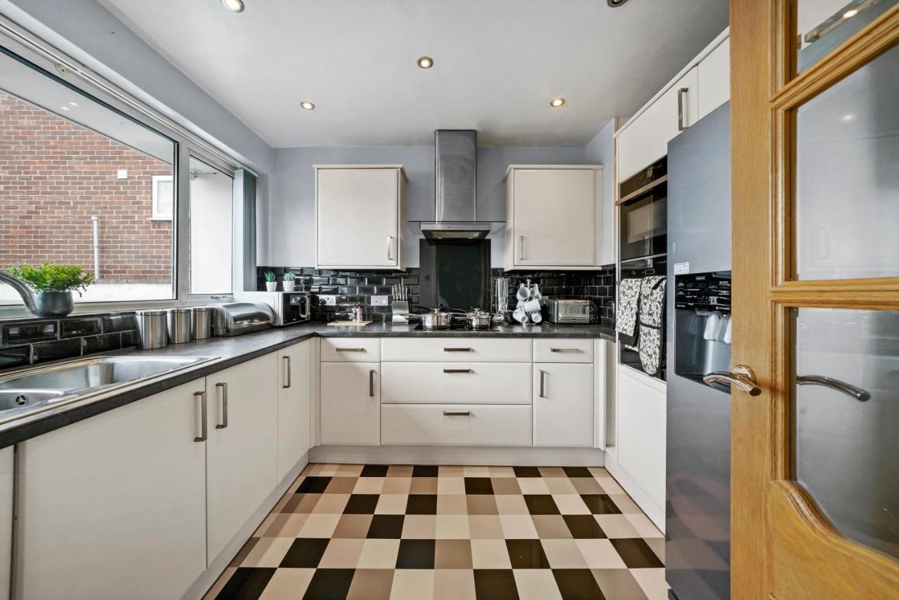The Stylish Warwick Abode - Balcony - Garden Villa Leek Wootton Dış mekan fotoğraf
